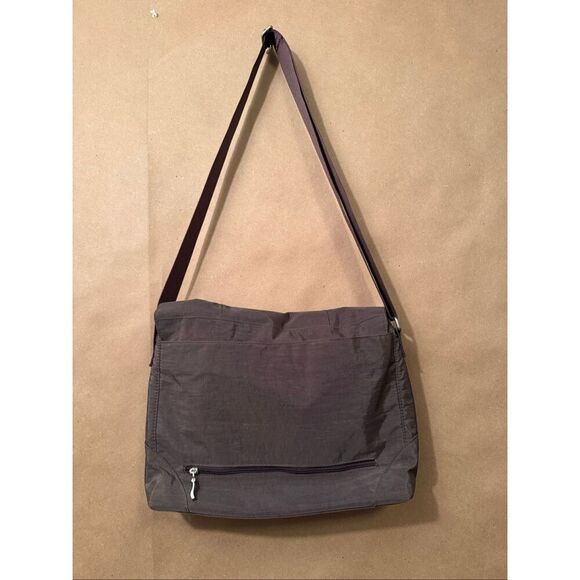 Baggallini Neighborhood Laptop Bag - Picture 5 of 8